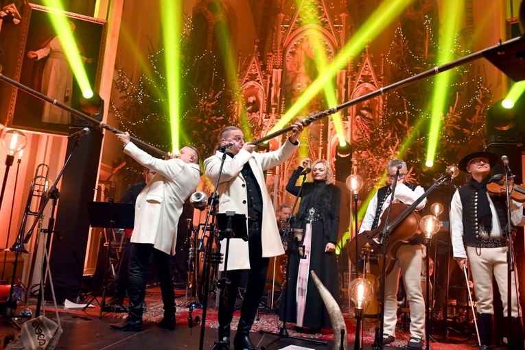 Kolędowanie Golec uOrkiestry w Osieku