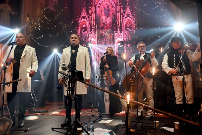 Kolędowanie Golec uOrkiestry w Osieku