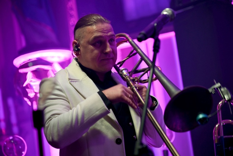 Kolędowanie Golec uOrkiestry w Osieku