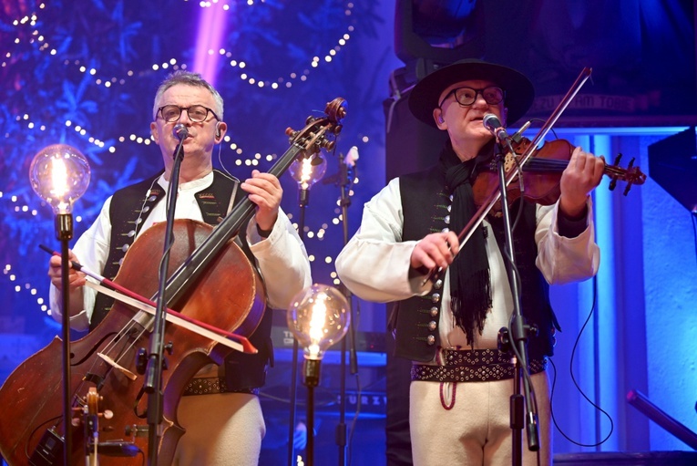 Kolędowanie Golec uOrkiestry w Osieku