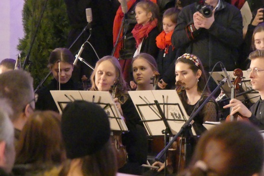 Niecodzienny Koncert Kolęd im. Łukasza Ząbka z Andrzejem Lampertem