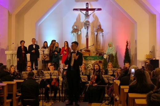 Niecodzienny Koncert Kolęd im. Łukasza Ząbka z Andrzejem Lampertem