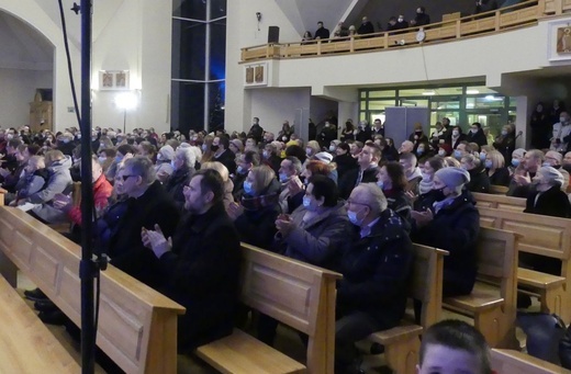 Niecodzienny Koncert Kolęd im. Łukasza Ząbka z Andrzejem Lampertem
