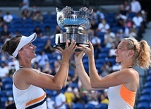 Australian Open - czwarty wspólny tytuł wielkoszlemowy Krejcikovej i Siniakovej