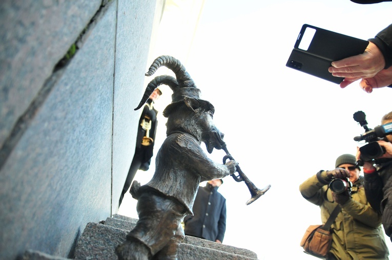 Odsłonięcie figury koziołka Onufrego