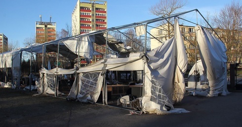 Pawilon jadłodajni DMB po wichurze