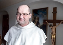 	– Bóg dał mi ogromne pragnienie pójścia do zakonu, które mimo choroby się zrealizowało. A przecież są ludzie, których marzenia nigdy się nie zrealizują. Czuję się wobec nich zawstydzony – mówi zakonnik. 