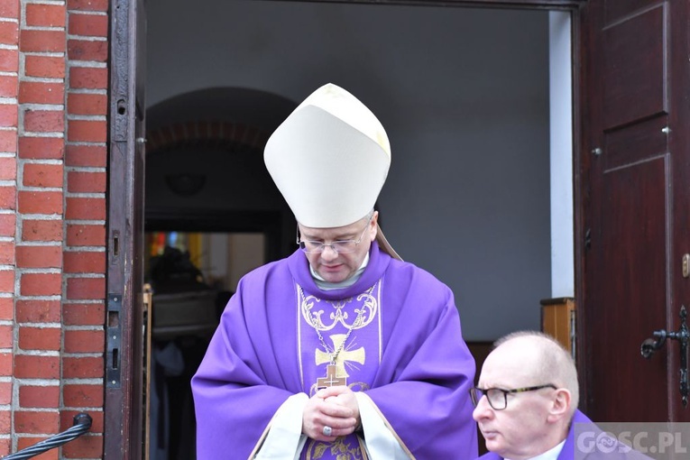 Pożegnanie śp. ks. Mirosława Wnuka