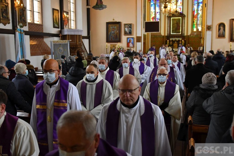 Pożegnanie śp. ks. Mirosława Wnuka