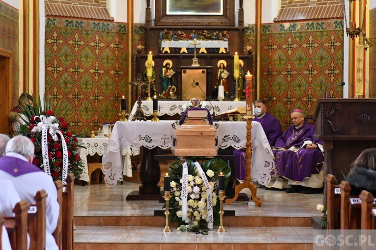 Pożegnanie śp. ks. Mirosława Wnuka