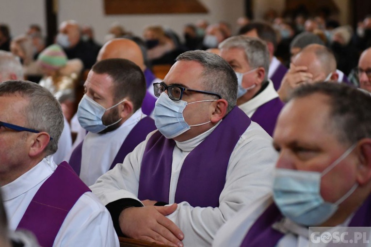 Pożegnanie śp. ks. Mirosława Wnuka