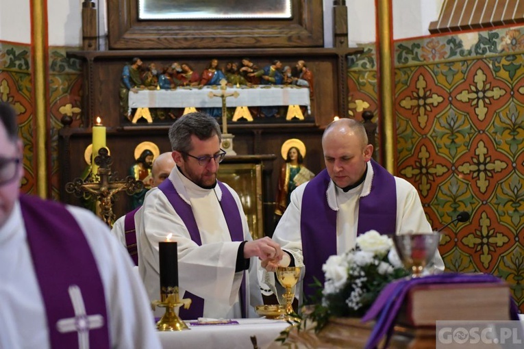Pożegnanie śp. ks. Mirosława Wnuka