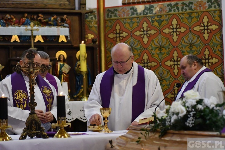 Pożegnanie śp. ks. Mirosława Wnuka