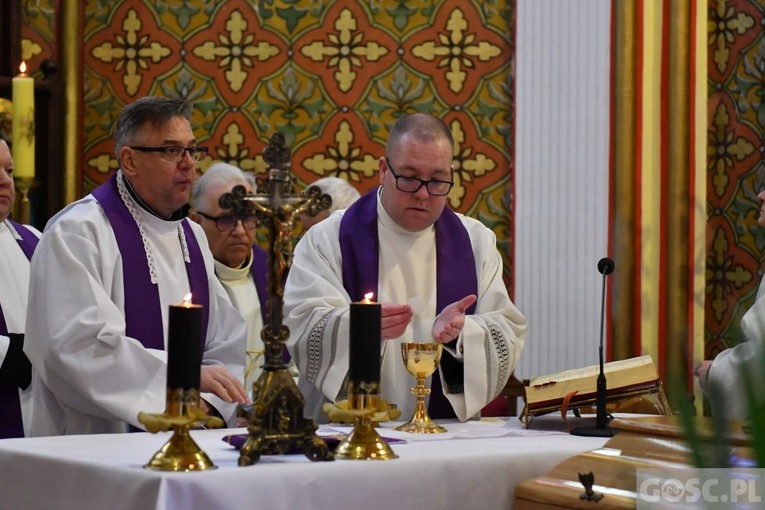 Pożegnanie śp. ks. Mirosława Wnuka