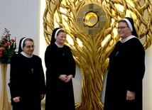 Siostry (od lewej): Dobromiła Urynowicz, Ewelina Bubała i Janina Mateusiak podkreślają, że to miejsce jest dla nich wielkim darem.