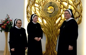 Siostry (od lewej): Dobromiła Urynowicz, Ewelina Bubała i Janina Mateusiak podkreślają, że to miejsce jest dla nich wielkim darem.