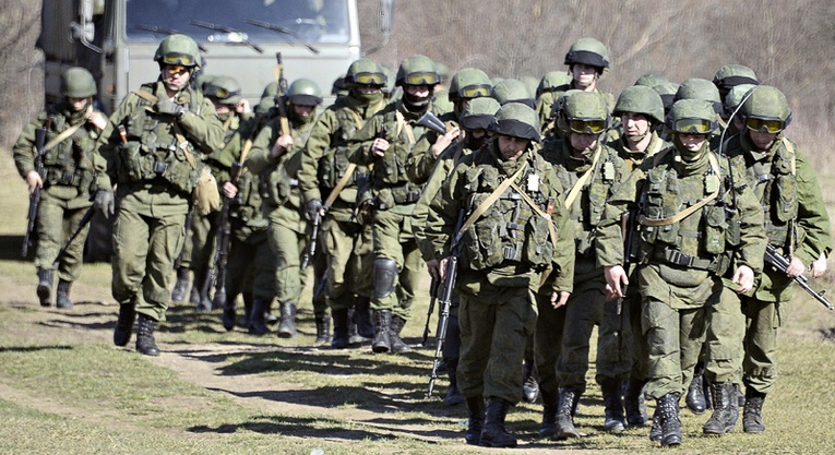 3 marca 2014 r. Najemnicy w mundurach bez oznaczeń opanowują miejscowość Perevalne pod Symferopolem na Krymie.