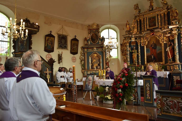 Kłodawa pożegnała śp. ks. Bronisława Chudego