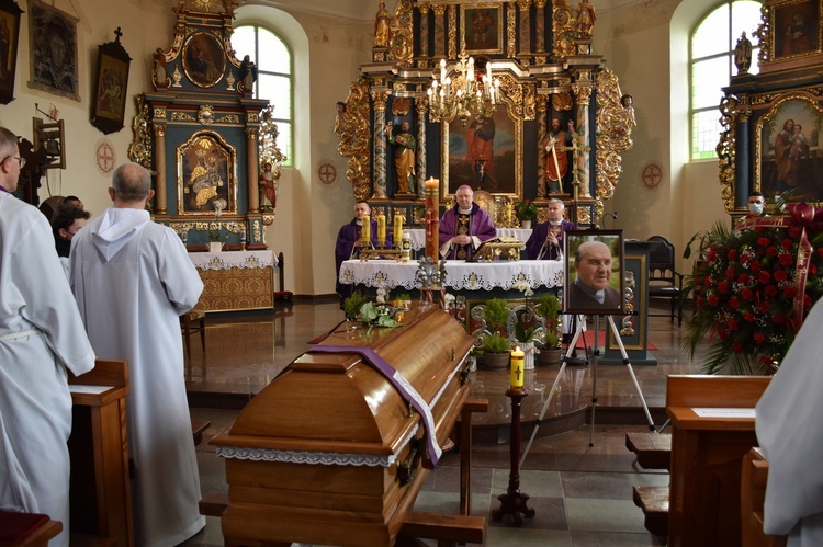 Kłodawa pożegnała śp. ks. Bronisława Chudego