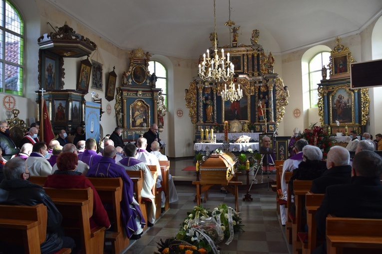Kłodawa pożegnała śp. ks. Bronisława Chudego
