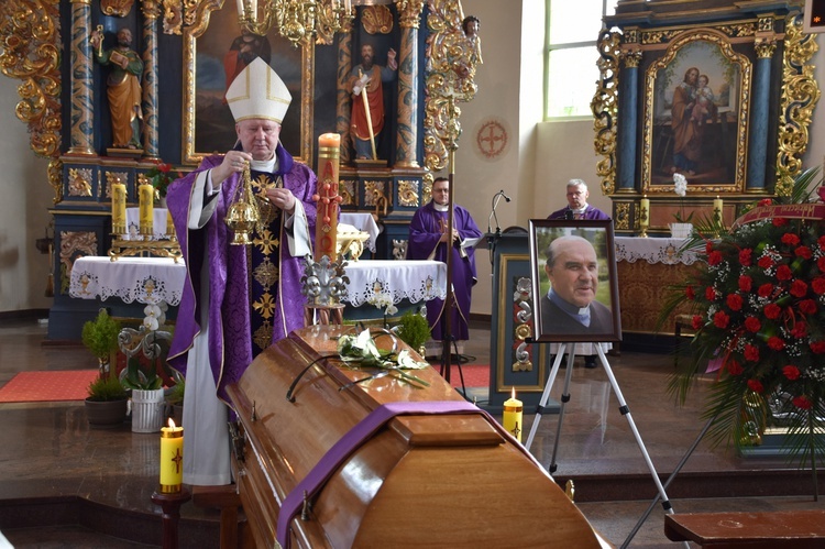 Kłodawa pożegnała śp. ks. Bronisława Chudego