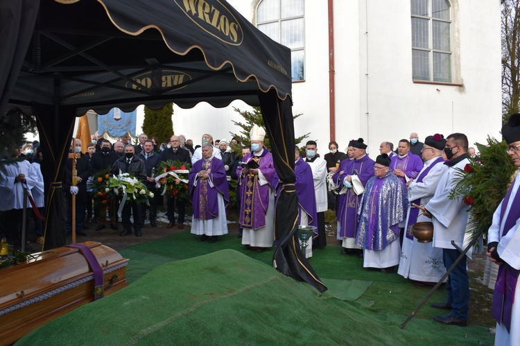 Kłodawa pożegnała śp. ks. Bronisława Chudego