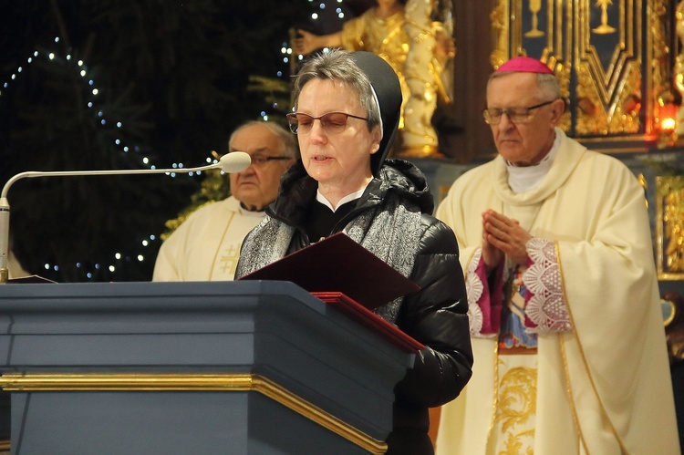Jubileuszowa pielgrzymka osób konsekrowanych do Skrzatusza cz.1