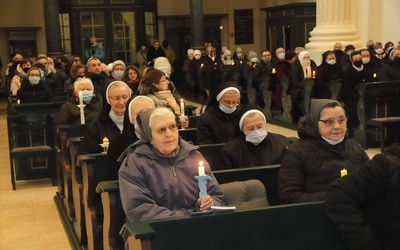 Jubileuszowa pielgrzymka osób konsekrowanych do Skrzatusza cz.1