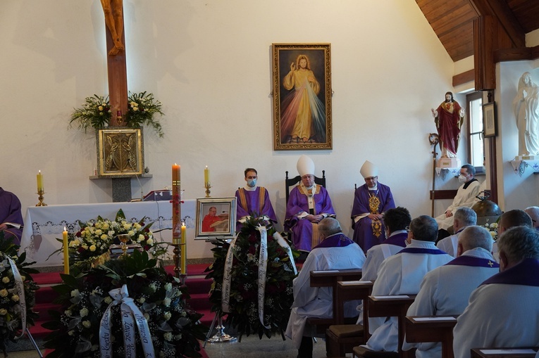 Msza św. pogrzebowa w intencji śp. ks. Aleksandra Jasiczka