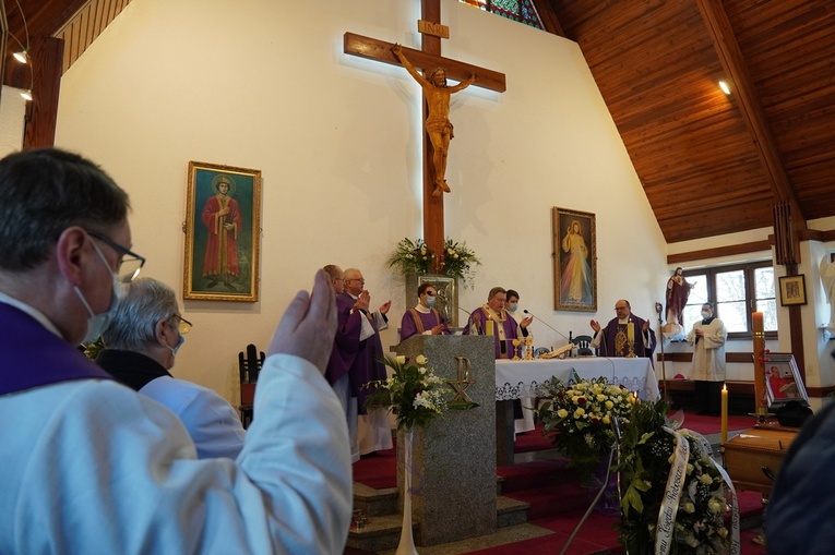 Msza św. pogrzebowa w intencji śp. ks. Aleksandra Jasiczka