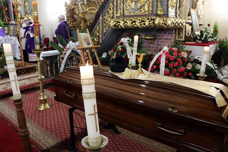 Pogrzeb śp. ks. kan. Zbigniewa Zapaśnika
