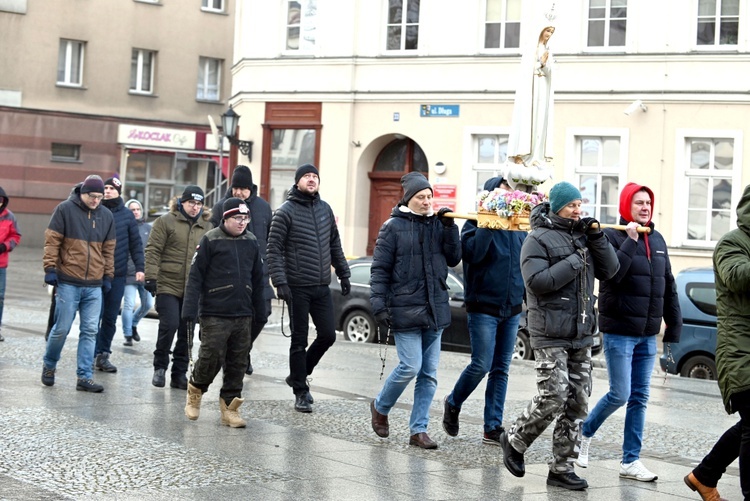 Świdnica. Znów wyszli z różańcami na ulice