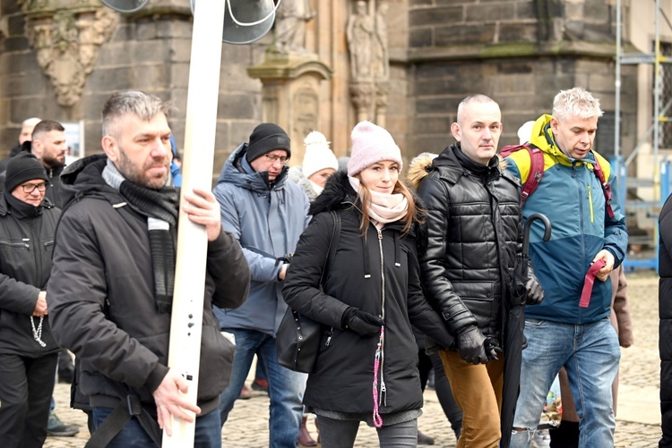 Świdnica. Znów wyszli z różańcami na ulice