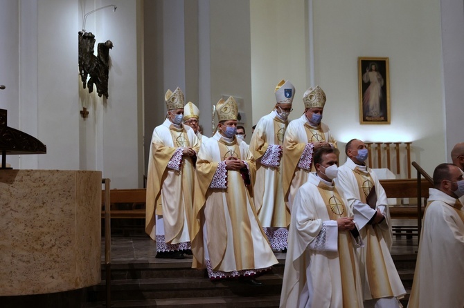 Liturgiczne rozpoczęcie posługi arcybiskupa koadiutora cz. 1