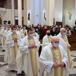 Liturgiczne rozpoczęcie posługi arcybiskupa koadiutora cz. 1