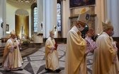 Liturgiczne rozpoczęcie posługi arcybiskupa koadiutora cz. 1