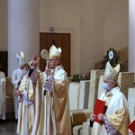 Liturgiczne rozpoczęcie posługi arcybiskupa koadiutora cz. 1