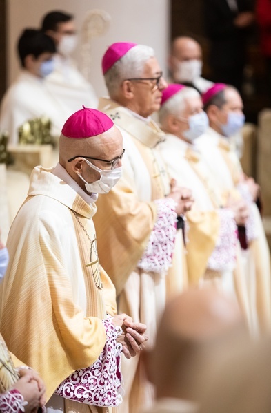 Liturgiczne rozpoczęcie posługi arcybiskupa koadiutora cz.2