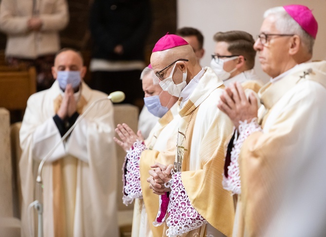 Liturgiczne rozpoczęcie posługi arcybiskupa koadiutora cz.2