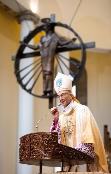 Liturgiczne rozpoczęcie posługi arcybiskupa koadiutora cz.2