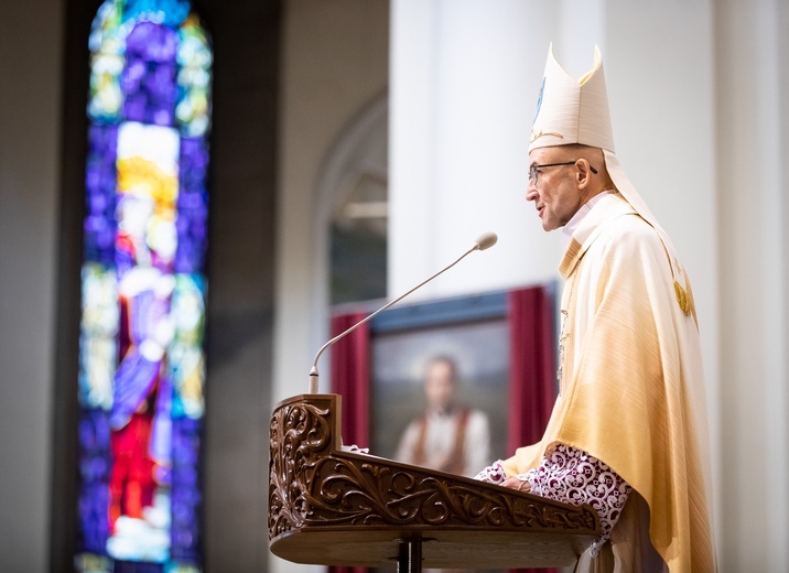 Liturgiczne rozpoczęcie posługi arcybiskupa koadiutora cz.2