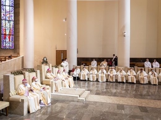 Liturgiczne rozpoczęcie posługi arcybiskupa koadiutora cz.2