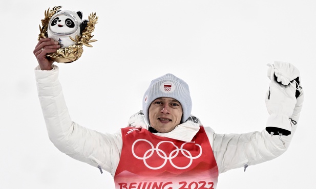 JEEEST! Medal dla Polaka na olimpijskiej skoczni! Katastrofa Niemców i Norwegów