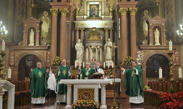 Abp Galbas w Piekarach Śl.: Pozwólmy Chrystusowi "się złowić"