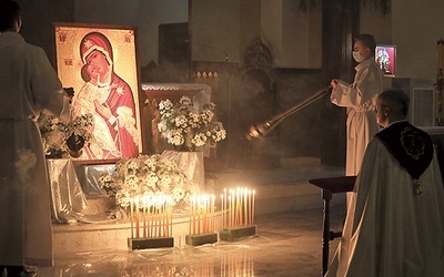 W dziedzickim kościele modlono się do patronki pod przewodnictwem ks. Kamila Żółtaszka.