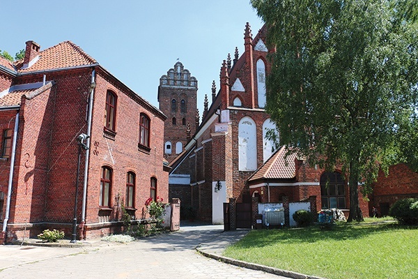 Zbudowana w latach 1317–1325 świątynia pw. Przemienienia Pańskiego jest niemal tak stara jak samo miasto, którego akt lokacyjny datuje się na 1305 rok.