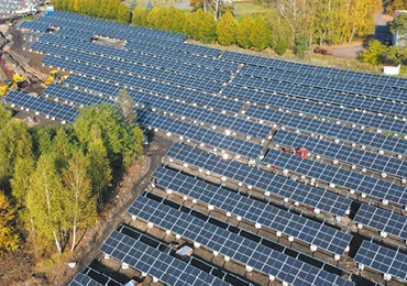 Farma fotowoltaiczna o mocy 5 MWp w Jaworznie. Tauron  zbudował ją na terenie po zlikwidowanej w latach 90. XX wieku Elektrowni Jaworzno I.