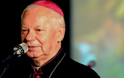 Biskup Adam Odzimek.