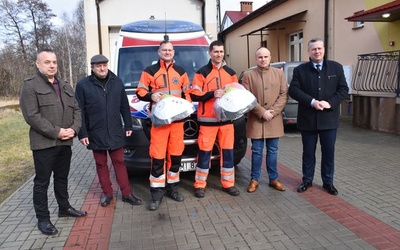 Przekazanie urządzeń do dezynfekcji karetek.