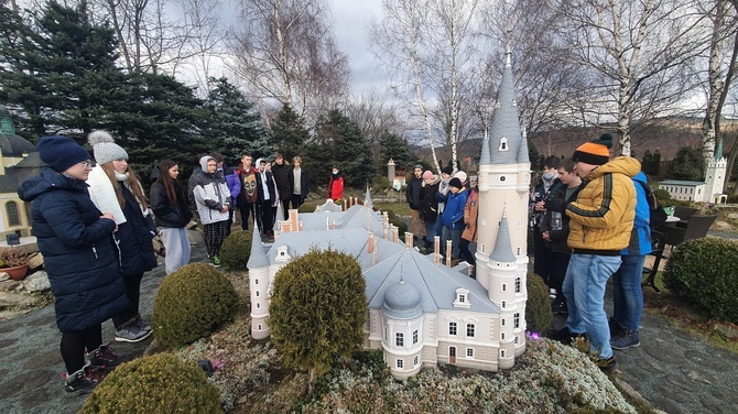 Wejdź do tej szafy. Rekolekcje ewangelizacyjne z Narnią